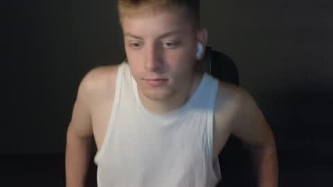 Snapshot of danila_trezzini chatting on 05-19-26, 01:56 danila online show from 05-19-26, 01:56