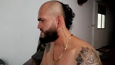 daniloh_xxx online show from 10-27-25, 04:11