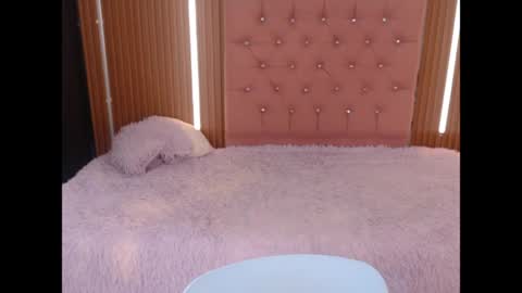 Snapshot of dann_jell chatting on 05-30-26, 06:38 Danniela y Victoria online show from 05-30-26, 06:38