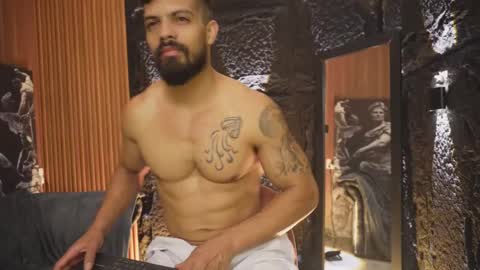 Dann saenz online show from 10-08-25, 01:53