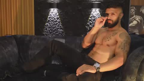 Dann saenz online show from 10-26-25, 04:02