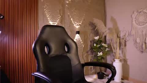 Snapshot of dann_saenz chatting on 07-02-26, 12:33 Dann saenz online show from 07-02-26, 12:33