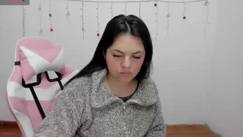 Snapshot of danna_1111 chatting on 12-08-24, 01:14 danna online show from 12-08-24, 01:14