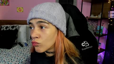 Snapshot of danna__castle chatting on 01-05-25, 04:36 Dannacastle online show from 01-05-25, 04:36