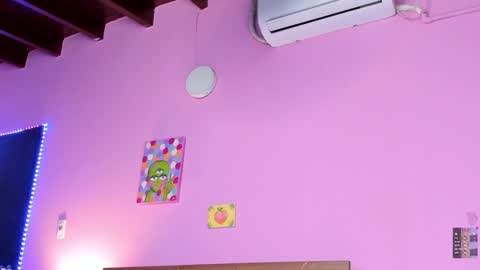Snapshot of danna__castle chatting on 01-19-25, 07:46 Dannacastle online show from 01-19-25, 07:46