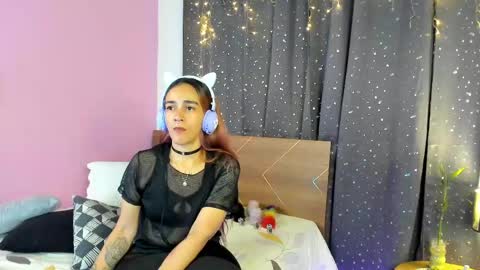 Snapshot of danna__castle chatting on 02-17-25, 04:53 Dannacastle online show from 02-17-25, 04:53