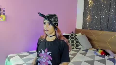 Snapshot of danna__castle chatting on 02-18-25, 04:58 Dannacastle online show from 02-18-25, 04:58