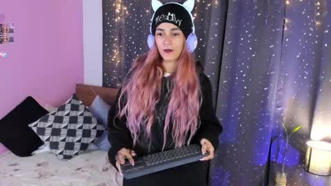 Snapshot of danna__castle chatting on 02-23-25, 05:01 Dannacastle online show from 02-23-25, 05:01