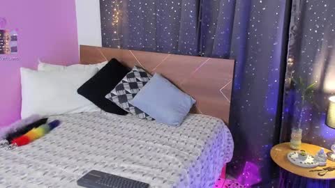 Snapshot of danna__castle chatting on 03-11-25, 04:54 Dannacastle online show from 03-11-25, 04:54
