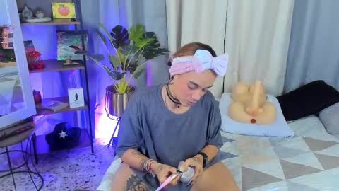 Snapshot of danna__castle chatting on 09-25-25, 05:55 Dannacastle online show from 09-25-25, 05:55