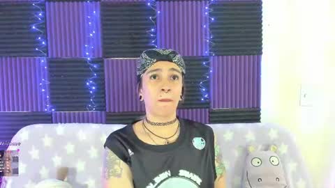 Snapshot of danna__castle chatting on 06-28-26, 06:19 Dannacastle online show from 06-28-26, 06:19