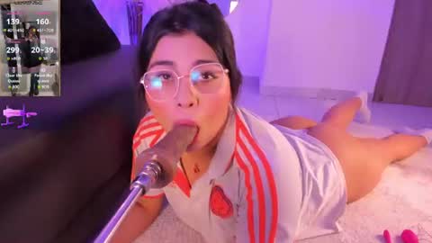 Snapshot of danna_adams1 chatting on 06-17-26, 06:53 danna_adams1 online show from 06-17-26, 06:53
