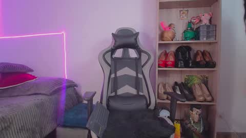 danna isabella online show from 02-13-26, 06:37