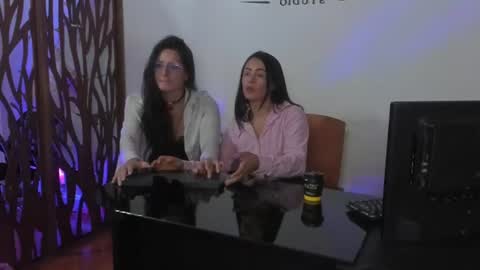 Snapshot of danna_lovs chatting on 06-27-26, 10:42 Danna Lovs online show from 06-27-26, 10:42