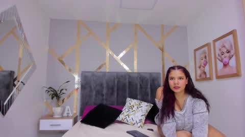 Snapshot of danna_reyess chatting on 03-01-25, 11:50 Danna online show from 03-01-25, 11:50