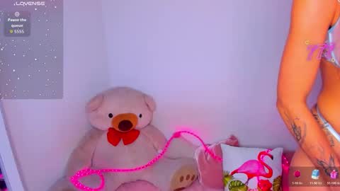 Danna Rhodes online show from 04-25-26, 07:11