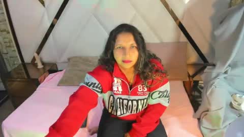 Snapshot of danna_sg chatting on 06-17-26, 03:53 danna_sg online show from 06-17-26, 03:53