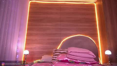 Snapshot of dannaberlin chatting on 02-17-26, 07:20 Danna Berlin online show from 02-17-26, 07:20