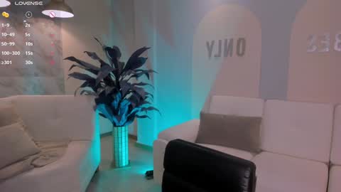 Danna Cruz  online show from 12-28-24, 07:01