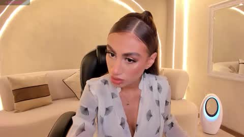 Danna Cruz  online show from 09-15-25, 07:03