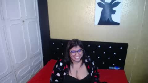 Snapshot of dannagarza chatting on 12-24-24, 06:33 Danna Garza online show from 12-24-24, 06:33