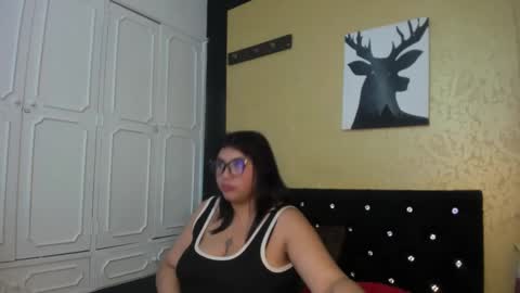 Snapshot of dannagarza chatting on 02-18-25, 04:15 Danna Garza online show from 02-18-25, 04:15