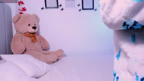 Insta DannaBlueX  online show from 10-24-25, 09:22