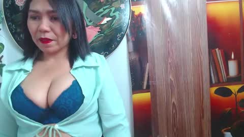 dannamomcerrat online show from 09-18-25, 11:40