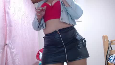 dannamomcerratt online show from 04-25-26, 01:41