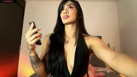 Danna Wells online show from 11-21-25, 11:14