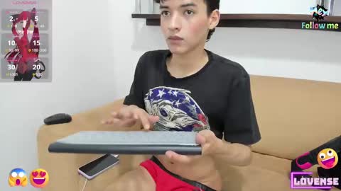 Snapshot of danniels_sweet chatting on 12-19-24, 01:51 danniels_sweet online show from 12-19-24, 01:51