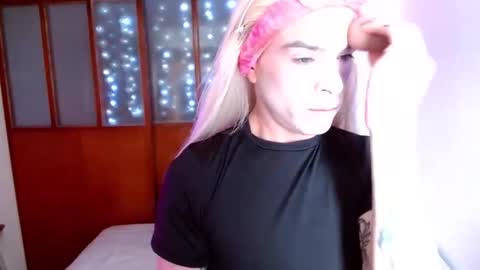 Snapshot of dannihotboy02 chatting on 02-21-26, 07:15 danni online show from 02-21-26, 07:15