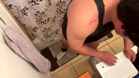 Snapshot of danny122335544 chatting on 12-18-24, 02:21 Danny online show from 12-18-24, 02:21