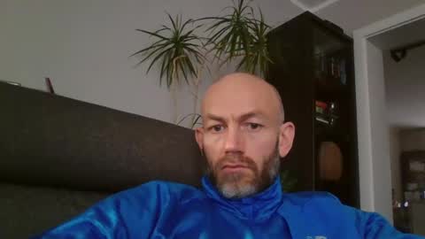 Snapshot of danny81boy chatting on 12-20-24, 01:22 danny81boy online show from 12-20-24, 01:22