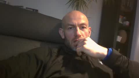 Snapshot of danny81boy chatting on 01-09-25, 12:52 danny81boy online show from 01-09-25, 12:52