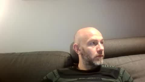 Snapshot of danny81boy chatting on 10-18-25, 07:14 danny81boy online show from 10-18-25, 07:14