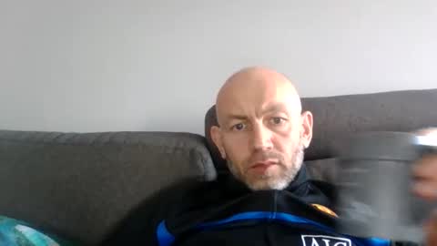 Snapshot of danny81boy chatting on 05-12-26, 12:35 danny81boy online show from 05-12-26, 12:35