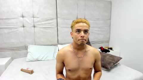 Snapshot of danny_butt_ chatting on 12-06-24, 02:49 Daniel online show from 12-06-24, 02:49