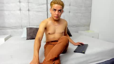 Snapshot of danny_butt_ chatting on 12-11-24, 11:41 Daniel online show from 12-11-24, 11:41