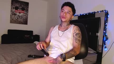 Snapshot of danny_stark chatting on 12-27-24, 02:04 Danny  online show from 12-27-24, 02:04