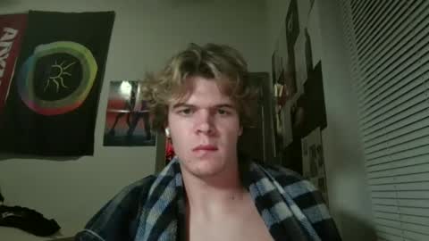 Snapshot of dannybush chatting on 09-12-25, 02:11 dannybush online show from 09-12-25, 02:11