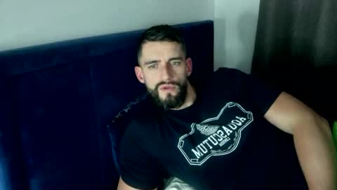 Snapshot of dannyk1990 chatting on 01-07-25, 04:05 Naughtystr8D online show from 01-07-25, 04:05