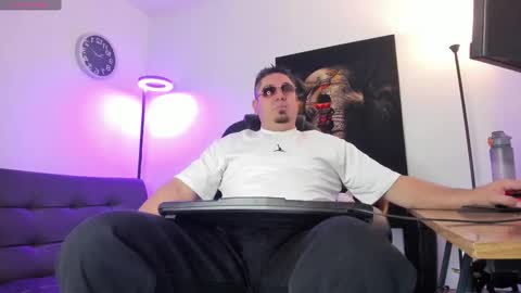 Snapshot of dante_bellini chatting on 02-17-26, 01:40 dante_bellini online show from 02-17-26, 01:40