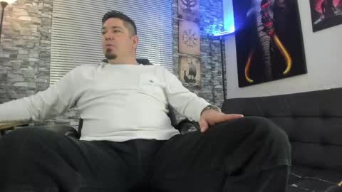 Snapshot of dante_bellini chatting on 05-27-26, 02:03 dante_bellini online show from 05-27-26, 02:03