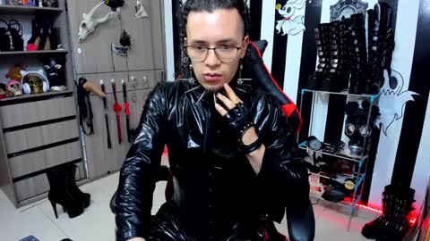 Snapshot of dante_infernos chatting on 01-15-25, 04:32 Dante online show from 01-15-25, 04:32