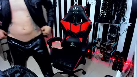 Snapshot of dante_infernos chatting on 01-20-25, 12:18 Dante online show from 01-20-25, 12:18