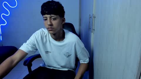 dante_martinez1 online show from 04-11-26, 08:46