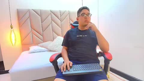 Snapshot of dantepresscot chatting on 11-16-25, 04:29 Dante online show from 11-16-25, 04:29