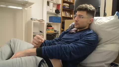 Snapshot of dantheman233 chatting on 12-02-24, 09:17 Daniel online show from 12-02-24, 09:17