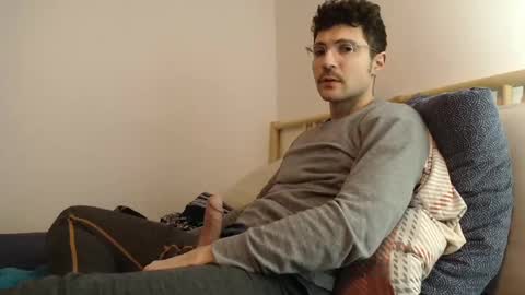 Snapshot of dantheman233 chatting on 01-02-25, 08:02 Daniel online show from 01-02-25, 08:02